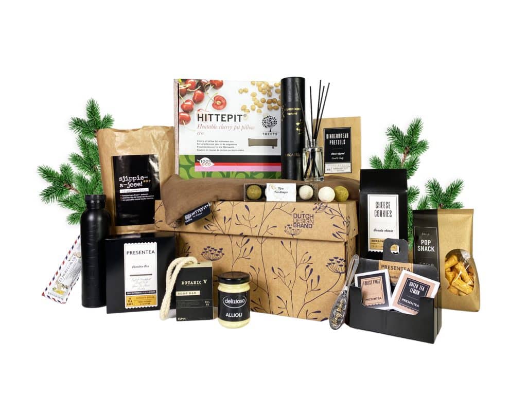 Kerstpakket Relaxation Box is een pakket met geurstokjes, een hittepit en verschillende etenswaren